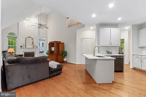 Entry Way - 43528 Clivedon Ct, Ashburn, VA 20147 photo 1 of 4