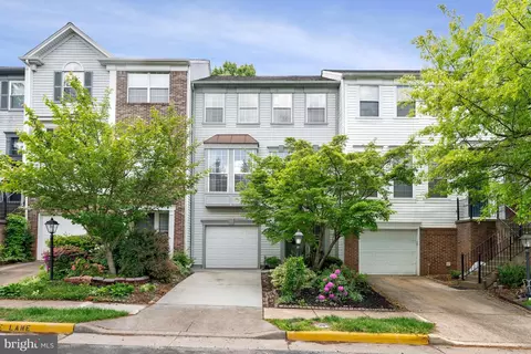 47575 Sandbank Sq, Sterling, VA 20165