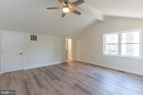 Entry Way - 230 E Juniper Ave, Sterling, VA 20164 photo 8 of 8