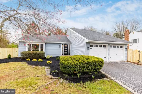 230 E Juniper Ave, Sterling, VA 20164