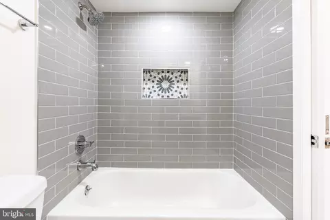 Bath - 230 E Juniper Ave, Sterling, VA 20164 photo 4 of 6