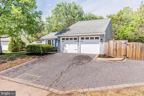 Exterior - 230 E Juniper Ave, Sterling, VA 20164 photo 7 of 10