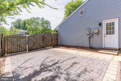 Exterior - 230 E Juniper Ave, Sterling, VA 20164 photo 10 of 10