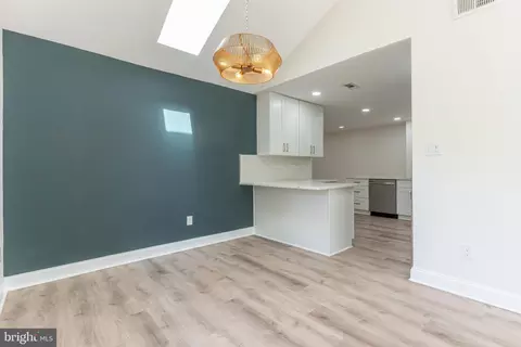 Entry Way - 230 E Juniper Ave, Sterling, VA 20164 photo 2 of 8