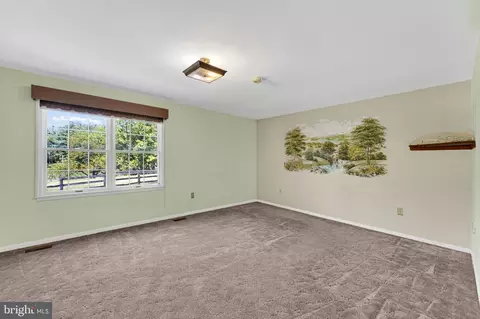 Bedroom - 40297 Braddock Rd, Aldie, VA 20105 photo 1 of 8