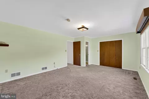Bedroom - 40297 Braddock Rd, Aldie, VA 20105 photo 2 of 8