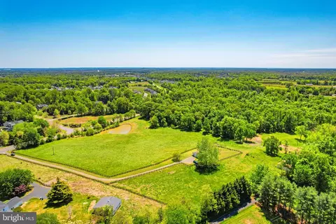 View/Area - 40297 Braddock Rd, Aldie, VA 20105 photo 5 of 12
