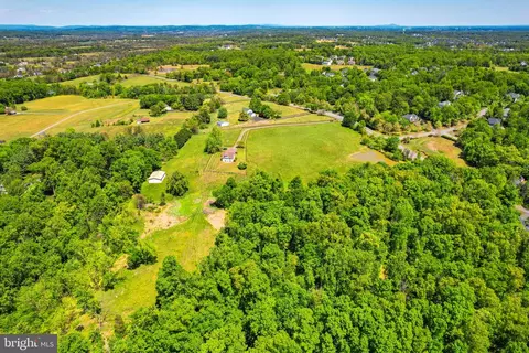 View/Area - 40297 Braddock Rd, Aldie, VA 20105 photo 3 of 12
