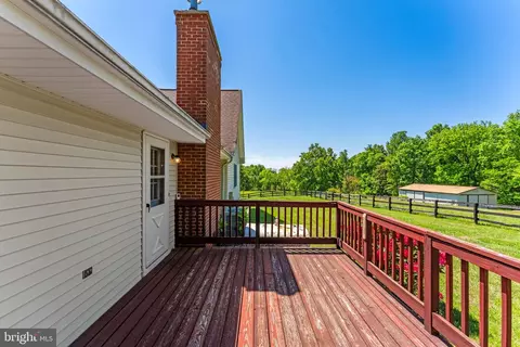 Exterior - 40297 Braddock Rd, Aldie, VA 20105 photo 6 of 9