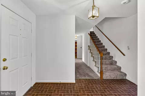 Entry Way - 40297 Braddock Rd, Aldie, VA 20105 photo 2 of 6