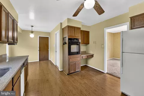 Entry Way - 40297 Braddock Rd, Aldie, VA 20105 photo 6 of 6