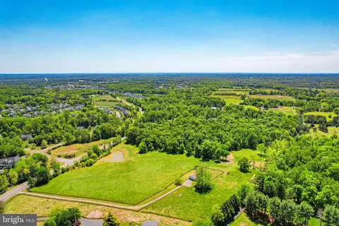View/Area - 40297 Braddock Rd, Aldie, VA 20105 photo 1 of 12