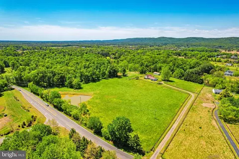 View/Area - 40297 Braddock Rd, Aldie, VA 20105 photo 10 of 12
