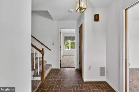 Entry Way - 40297 Braddock Rd, Aldie, VA 20105 photo 1 of 6