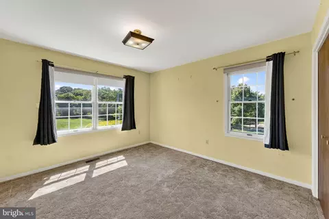 Bedroom - 40297 Braddock Rd, Aldie, VA 20105 photo 3 of 8