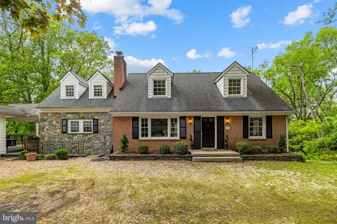 12707 Furnace Mountain Rd, Lovettsville, VA 20180
