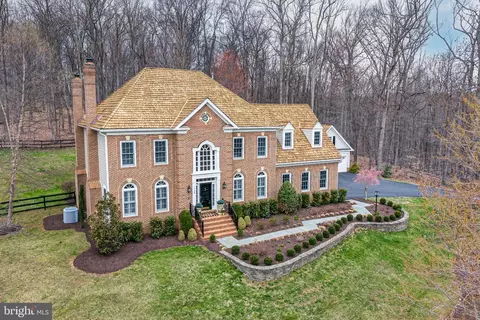 1198 Hawling Pl SW, Leesburg, VA 20175