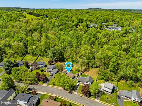 911 Chancellor St SW, Leesburg, VA 20175