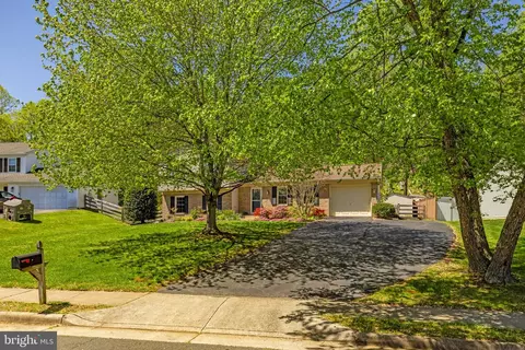 911 Chancellor St SW, Leesburg, VA 20175