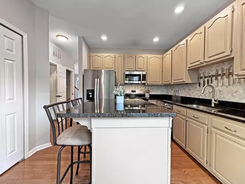 Kitchen - 47640 Comer Sq, Sterling, VA 20165 photo 5 of 5