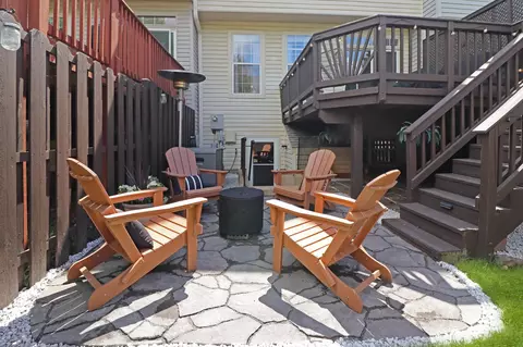 Exterior - 47640 Comer Sq, Sterling, VA 20165 photo 4 of 10