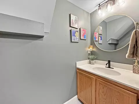 Bath - 47640 Comer Sq, Sterling, VA 20165 photo 6 of 6
