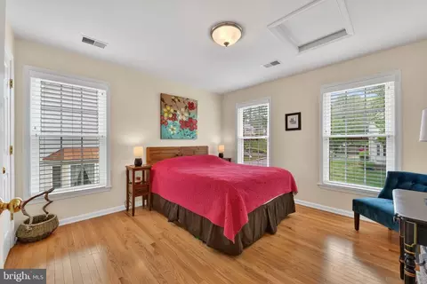 Bedroom - 20741 Parkside Cir, Sterling, VA 20165 photo 3 of 5