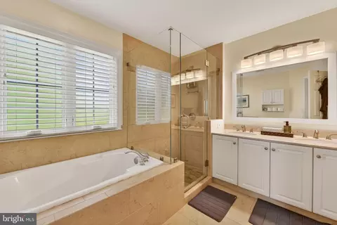 Bath - 20741 Parkside Cir, Sterling, VA 20165 photo 1 of 3