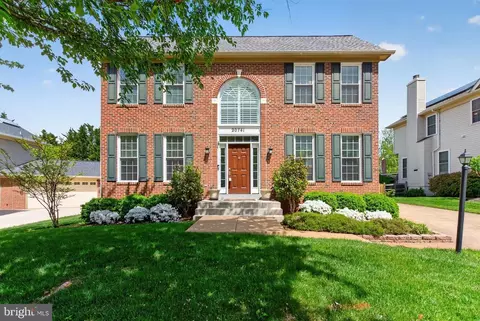 Exterior - 20741 Parkside Cir, Sterling, VA 20165 photo 2 of 7