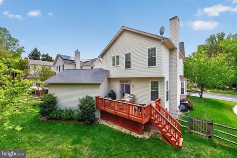Exterior - 20741 Parkside Cir, Sterling, VA 20165 photo 3 of 7