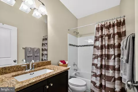 Bath - 23536 Epperson Sq, Brambleton, VA 20148 photo 4 of 4