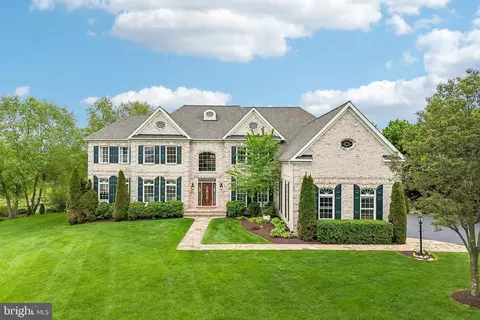 16720 Falconhurst Dr, Purcellville, VA 20132