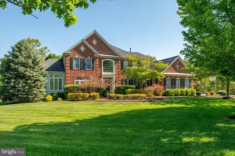 25777 Phar Lap Ct, Chantilly, VA 20152