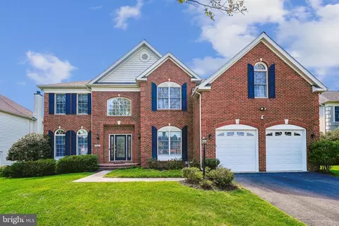 25765 Howerton Dr, Chantilly, VA 20152
