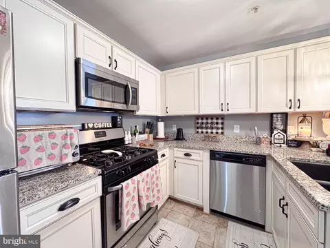 Kitchen - 45060 Brae Ter #202, Ashburn, VA 20147 photo 1 of 5