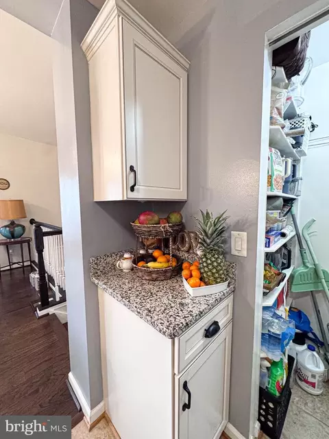 Kitchen - 45060 Brae Ter #202, Ashburn, VA 20147 photo 5 of 5