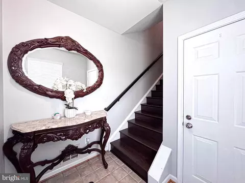 Entry Way - 45060 Brae Ter #202, Ashburn, VA 20147 photo 4 of 9