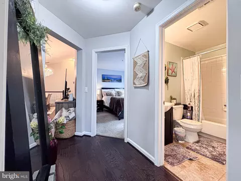 Entry Way - 45060 Brae Ter #202, Ashburn, VA 20147 photo 7 of 9