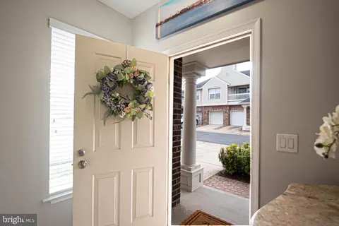 Entry Way - 45060 Brae Ter #202, Ashburn, VA 20147 photo 2 of 9