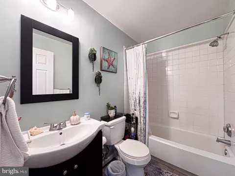 Bath - 45060 Brae Ter #202, Ashburn, VA 20147 photo 2 of 5