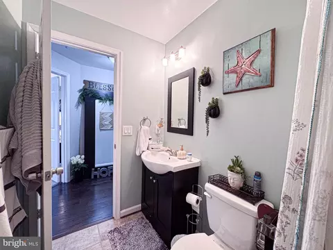 Bath - 45060 Brae Ter #202, Ashburn, VA 20147 photo 1 of 5