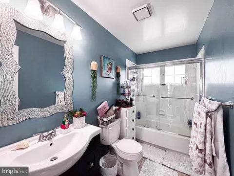 Bath - 45060 Brae Ter #202, Ashburn, VA 20147 photo 4 of 5