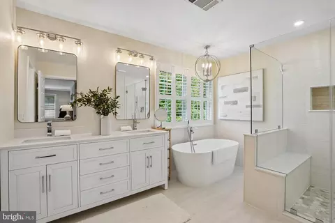 Bath - 42787 Oatyer Ct, Broadlands, VA 20148 photo 2 of 5