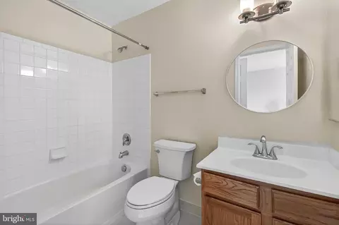 Bath - 25825 Spring Farm Cir, Chantilly, VA 20152 photo 2 of 4