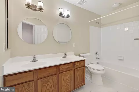 Bath - 25825 Spring Farm Cir, Chantilly, VA 20152 photo 3 of 4