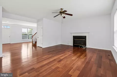 Living - 25825 Spring Farm Cir, Chantilly, VA 20152 photo 11 of 17