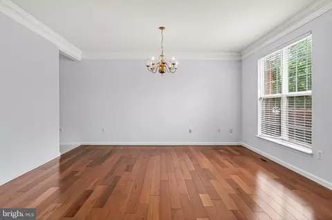 Living - 25825 Spring Farm Cir, Chantilly, VA 20152 photo 6 of 17