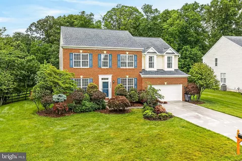 Exterior - 25825 Spring Farm Cir, Chantilly, VA 20152 photo 4 of 12