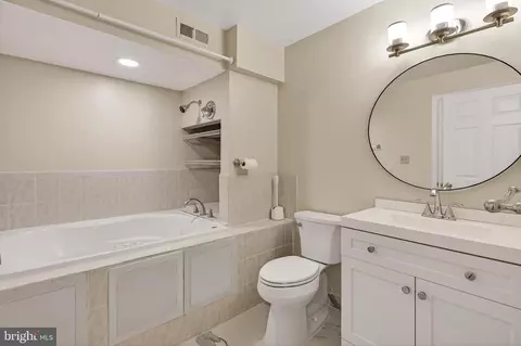 Bath - 25825 Spring Farm Cir, Chantilly, VA 20152 photo 4 of 4