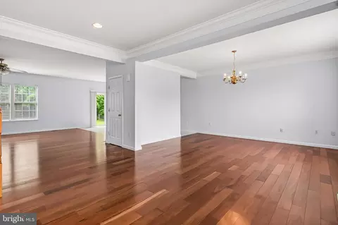 Living - 25825 Spring Farm Cir, Chantilly, VA 20152 photo 5 of 17